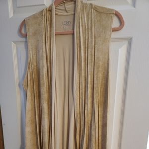 LOGO Lori Goldstein 1X Cascade Front Distressed Print Vest Straw Tan Cream